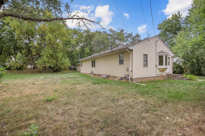 4653 Jackson St NE, Hilltop, MN 55421