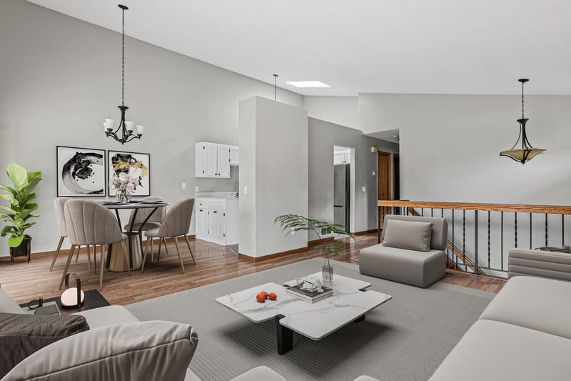 1048 Aston Cir, Burnsville, MN 55337