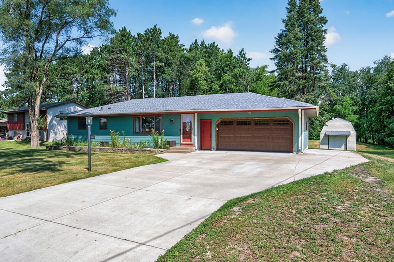 2051 Deerwood Ln NE, East Bethel, MN 55092