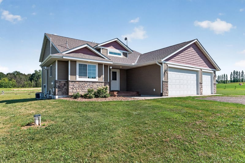 21050 336th St, Taylors Falls, MN 55084