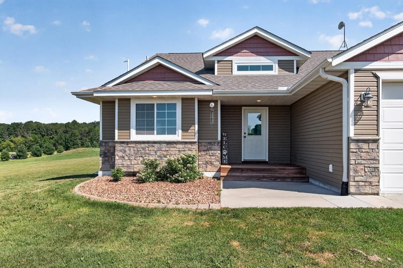 21050 336th St, Taylors Falls, MN 55084