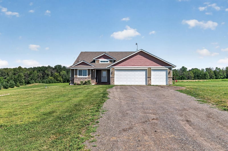 21050 336th St, Taylors Falls, MN 55084