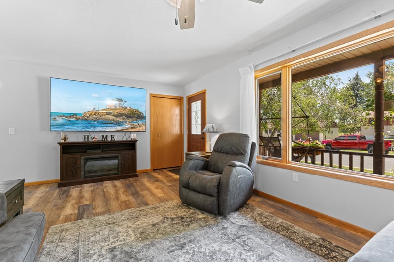 306 Elm Court Dr, Goodhue, MN 55027