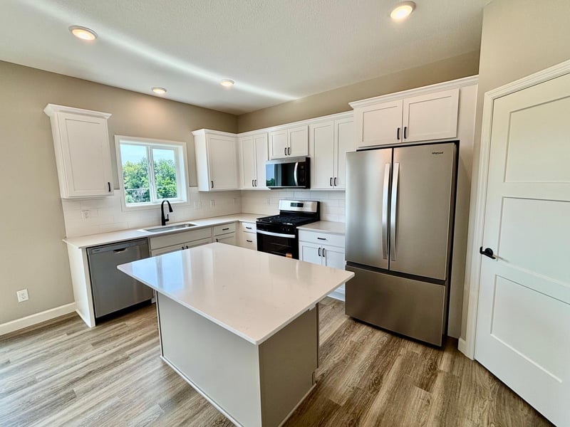 837 Walnut Grove Ln, Hanover, MN 55341