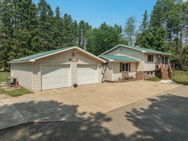 28249 Lost Lake Dr, Grand Rapids, MN 55744