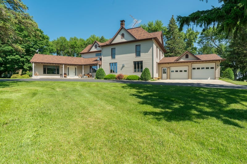 13698 Maple Rd, Mapleton, MN 56065