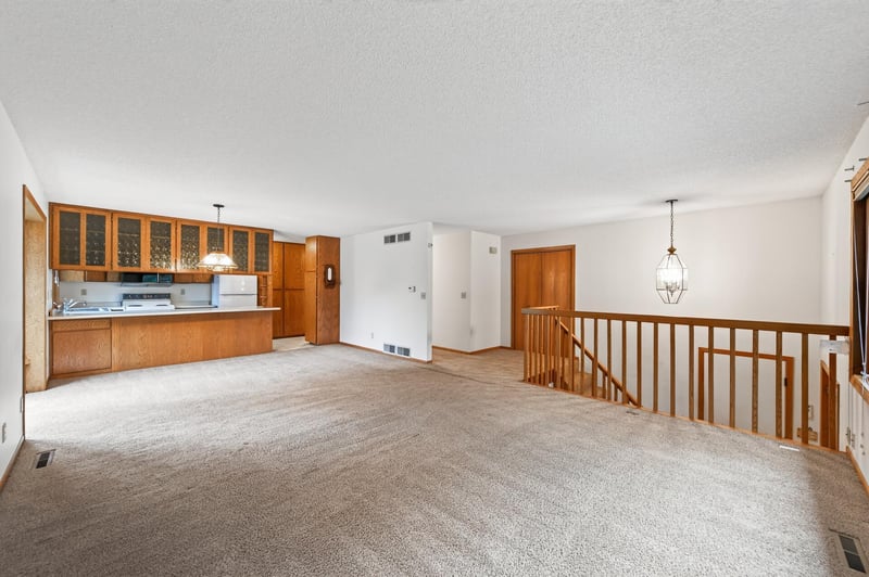 14310 14th Ave N, Plymouth, MN 55447