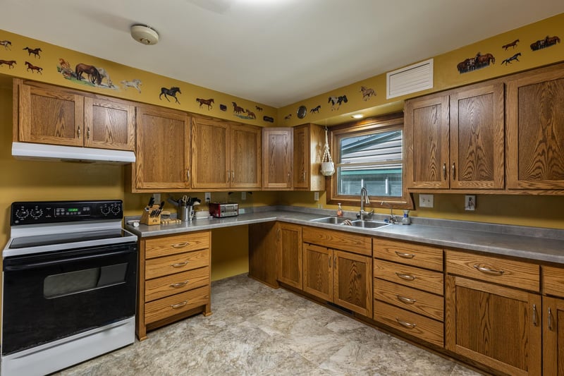 681 W 5th St, Winona, MN 55987
