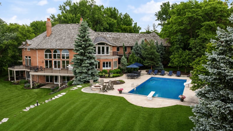 425 Oxford Rd, Orono, MN 55356