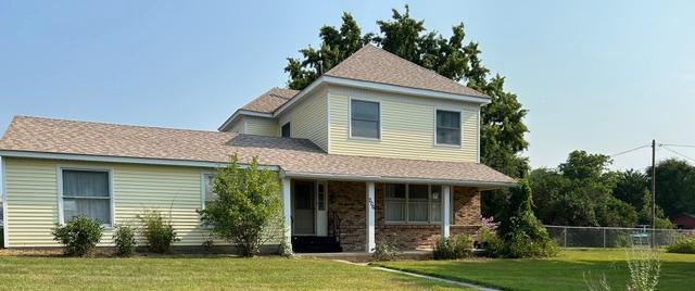 206 E 3rd St, Starbuck, MN 56381
