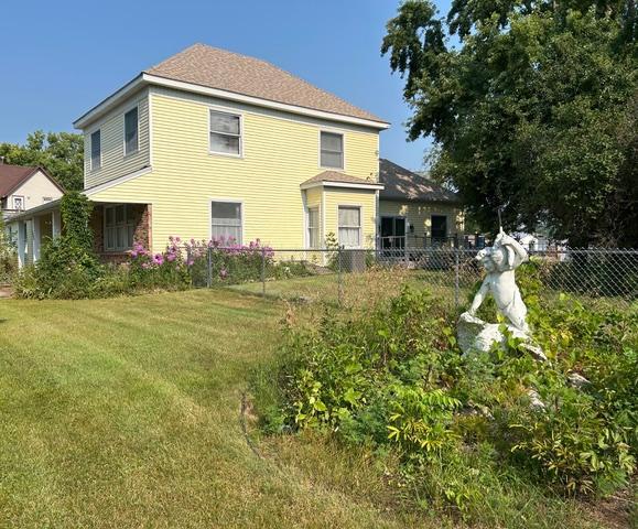 206 E 3rd St, Starbuck, MN 56381