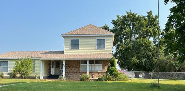 206 E 3rd St, Starbuck, MN 56381