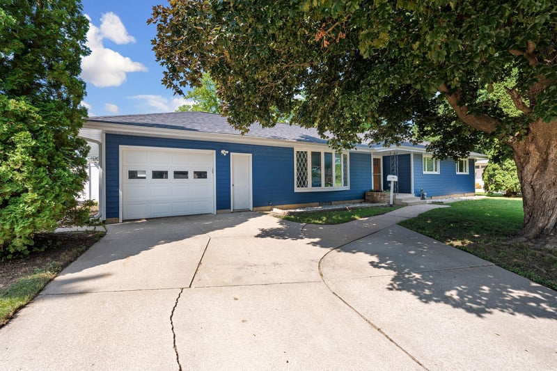 105 21st St NW, Austin, MN 55912