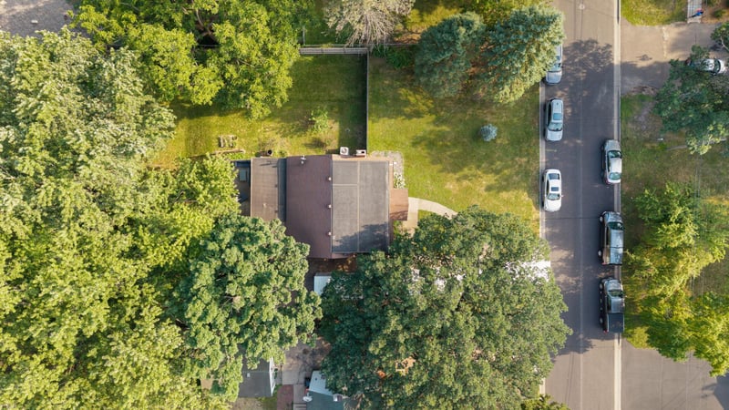 1700 Howard St N, Maplewood, MN 55109