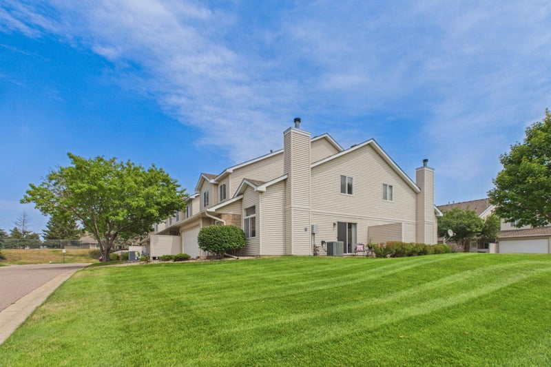 7797 Hemingway Ave S, Cottage Grove, MN 55016