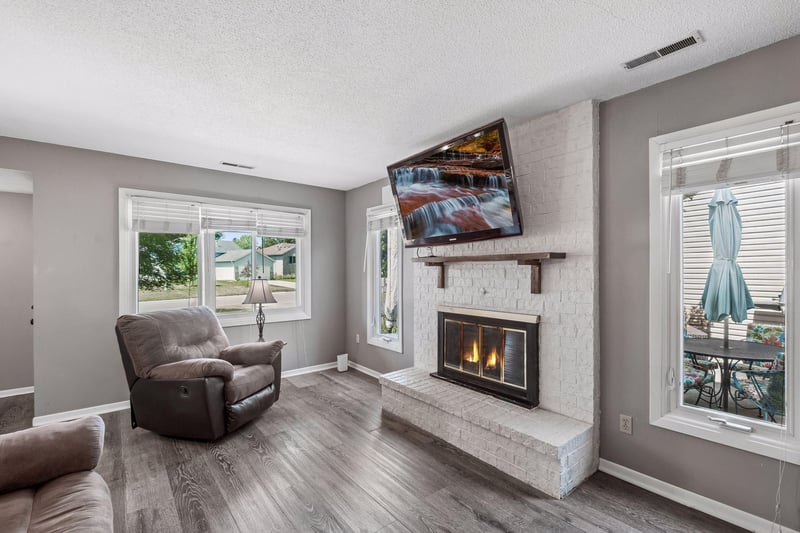 1748 Karis Way, Eagan, MN 55122