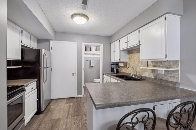 1748 Karis Way, Eagan, MN 55122