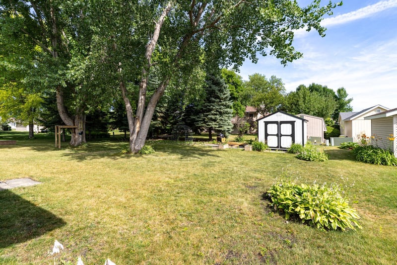511 4th Ave NE, Crookston, MN 56716