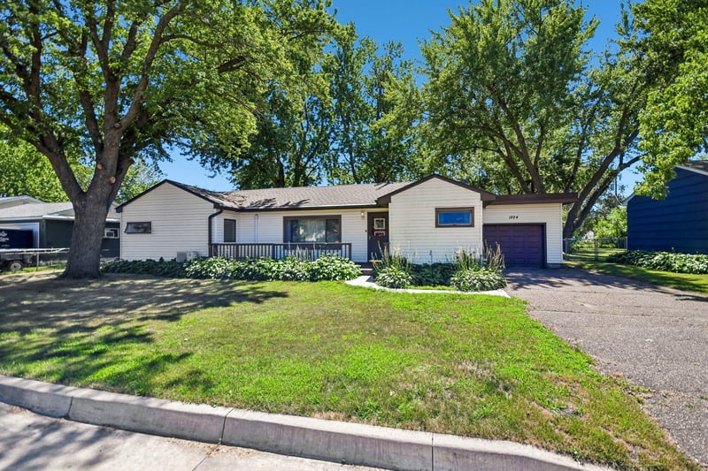 1824 9th St, White Bear Lake, MN 55110