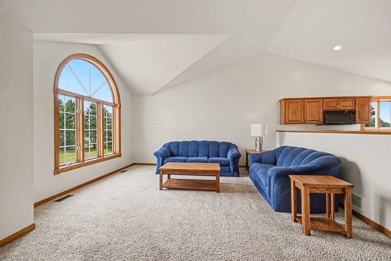 35824 Lincoln Rd, North Branch, MN 55056