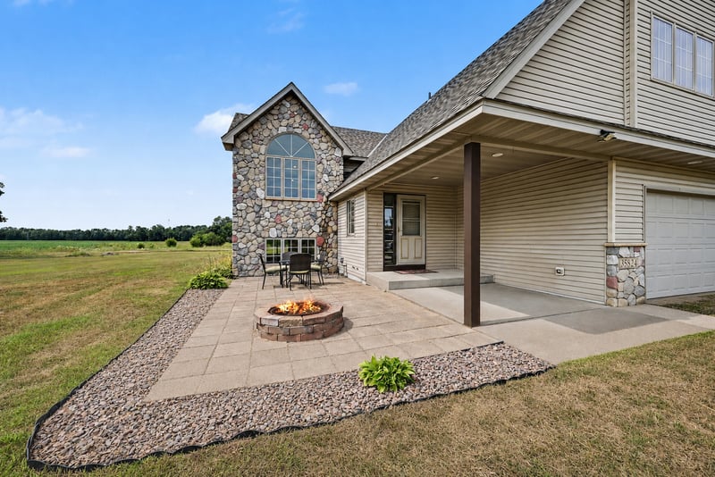 35824 Lincoln Rd, North Branch, MN 55056