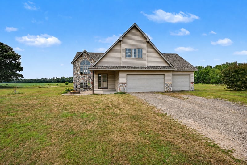 35824 Lincoln Rd, North Branch, MN 55056
