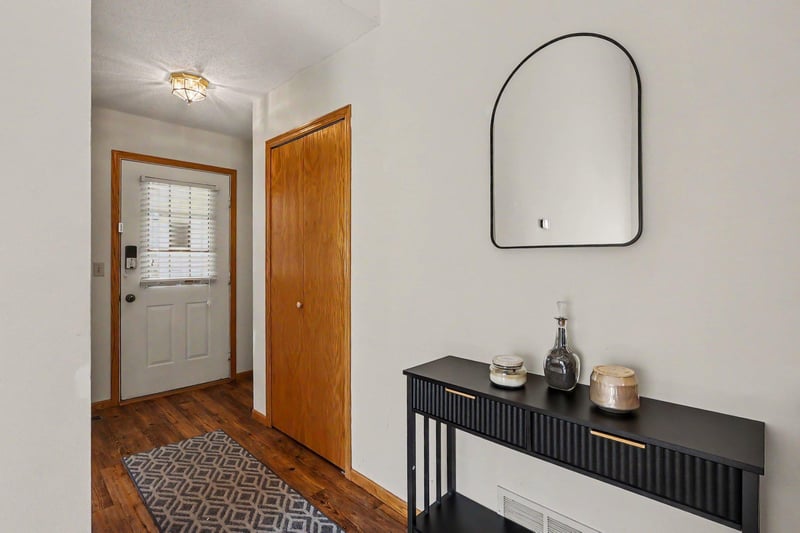1207 Dakota St S, Shakopee, MN 55379