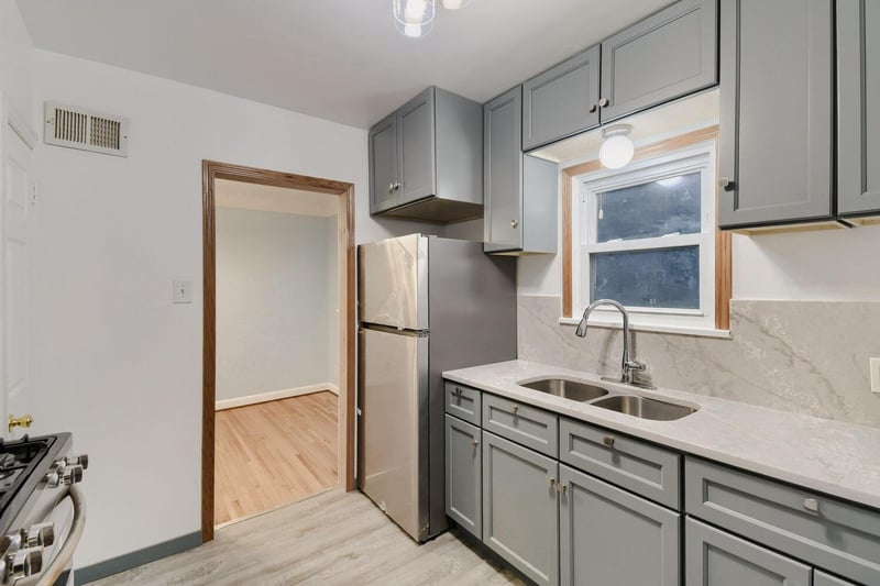2002 Bush Ave E, Saint Paul, MN 55119