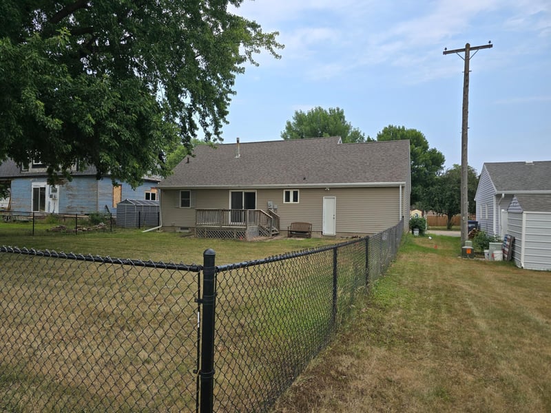 306 E Crawford St, Luverne, MN 56156