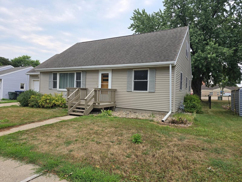 306 E Crawford St, Luverne, MN 56156