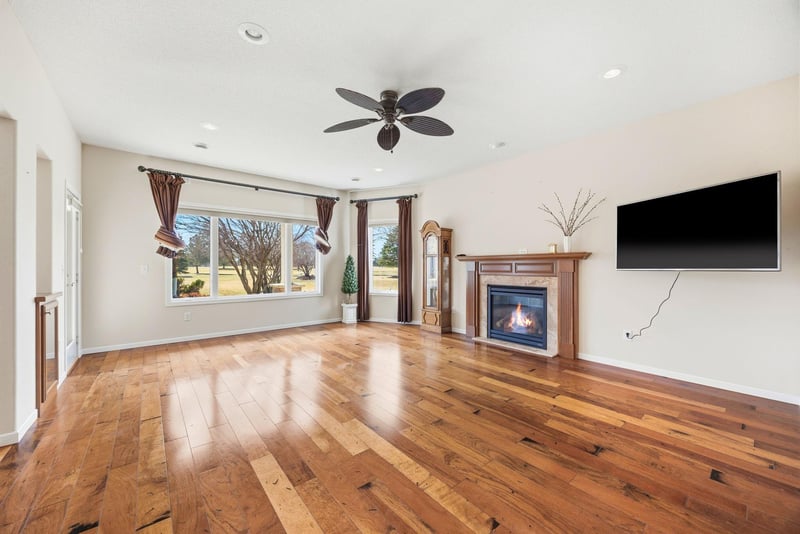 1320 Heritage Ave NW, Hutchinson, MN 55350