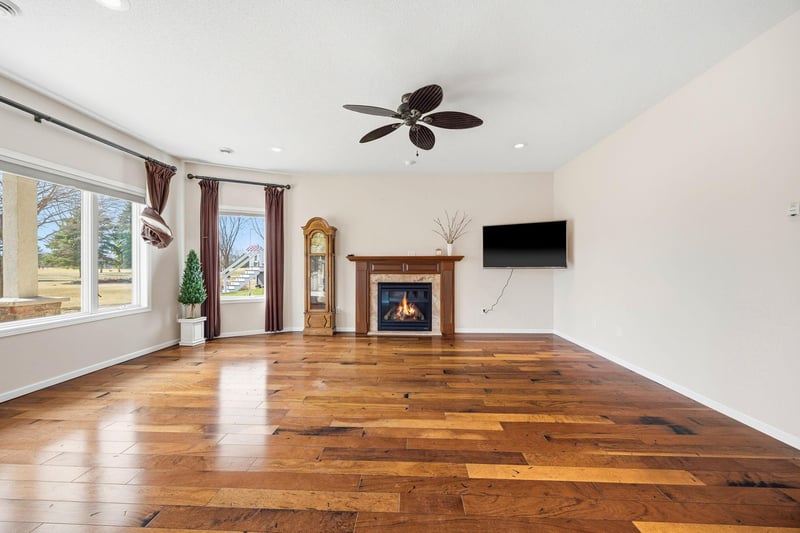 1320 Heritage Ave NW, Hutchinson, MN 55350