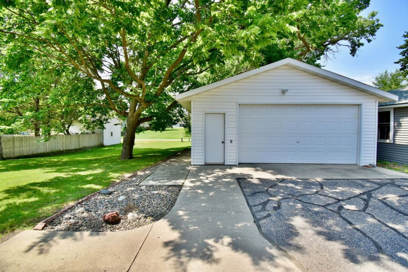 620 Main St S, Sauk Centre, MN 56378