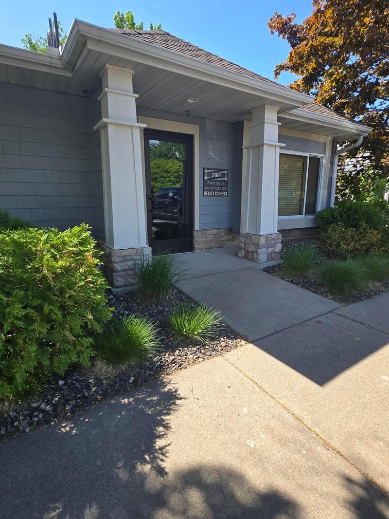 3169 Fernbrook Ln N, Plymouth, MN 55447