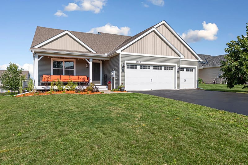 1520 Willow Cir, Shakopee, MN 55379