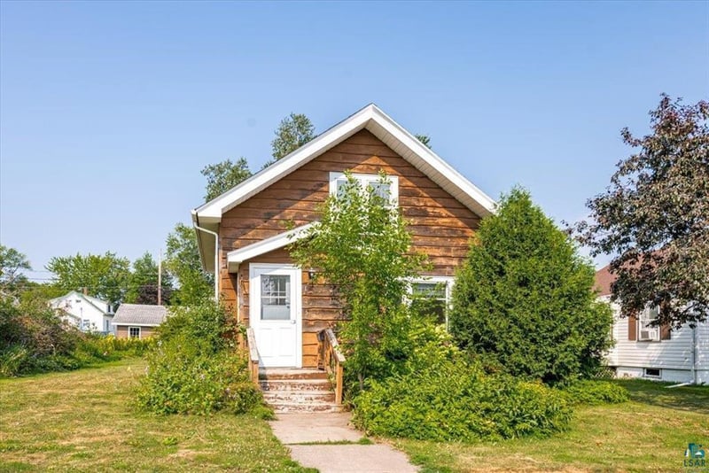 105 18th St, Cloquet, MN 55720