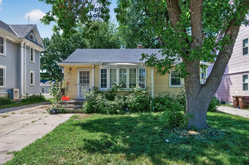 107 Oak Ave N, Maple Lake, MN 55358