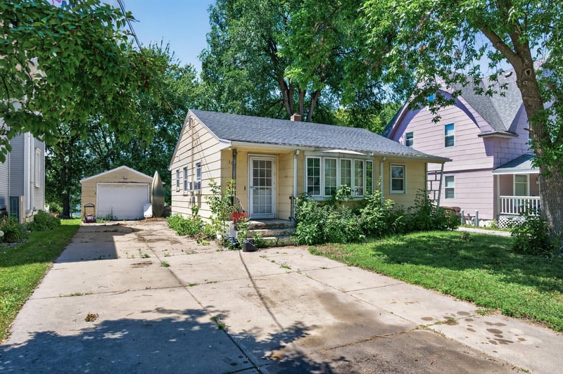 107 Oak Ave N, Maple Lake, MN 55358