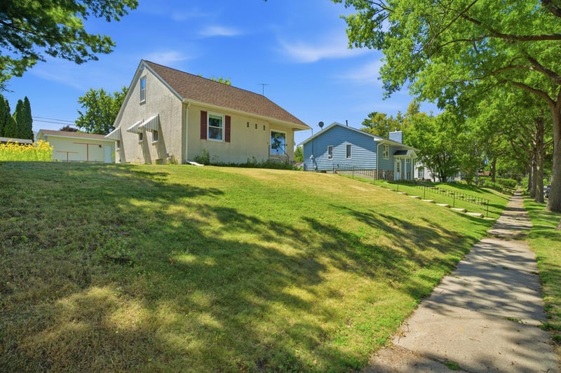 1846 Clear Ave, Saint Paul, MN 55119