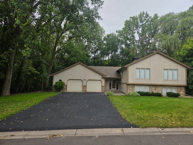 7390 130th St W, Apple Valley, MN 55124