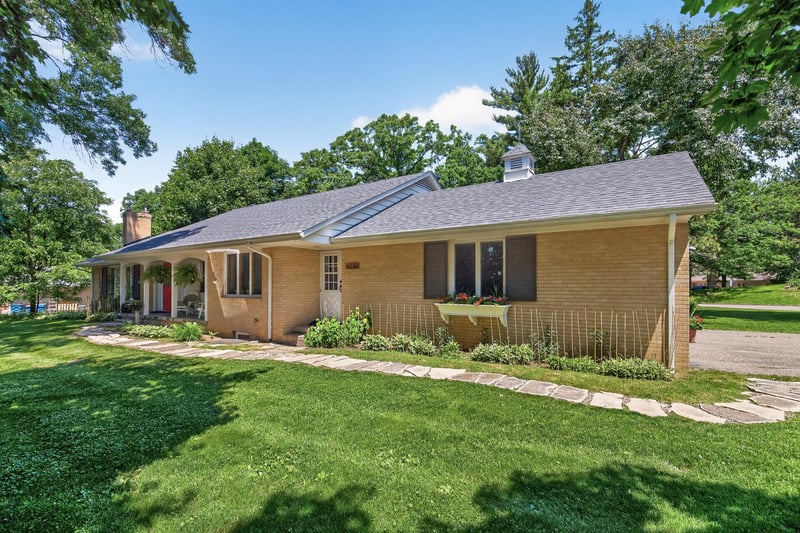 4730 Fairhills Rd E, Minnetonka, MN 55345
