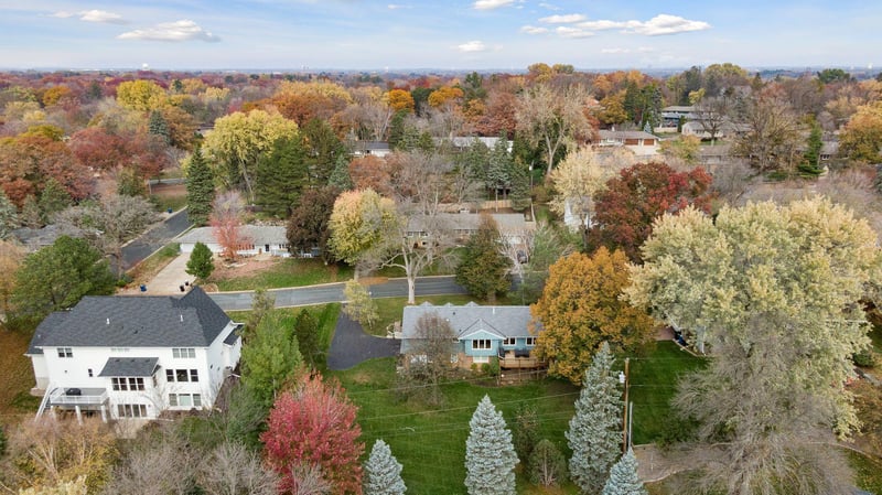 6015 Saxony Rd, Edina, MN 55436