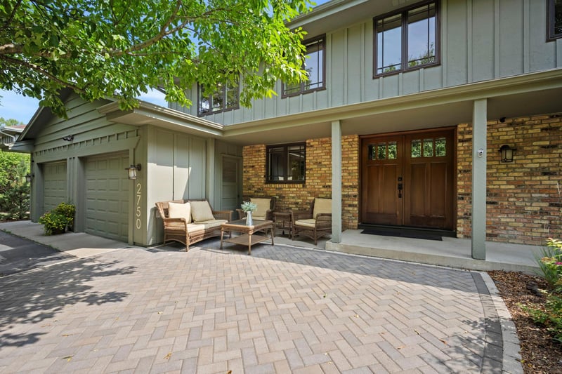 2750 Fountain Ln N, Plymouth, MN 55447
