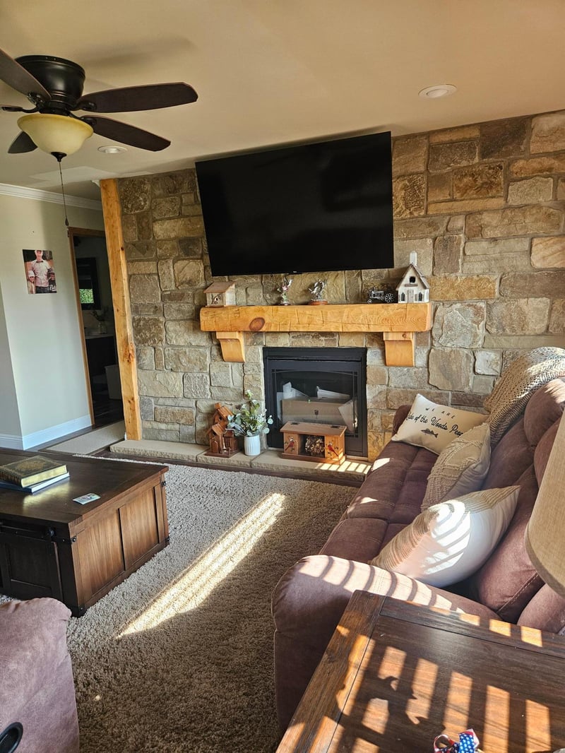 126 Elm Dr, Warroad, MN 56763