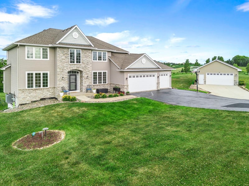 24678 Churchview Cir, New Prague, MN 56071