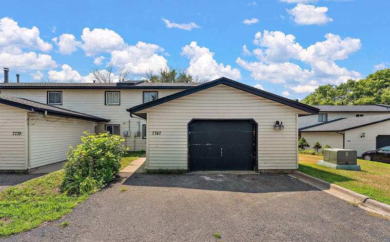 7747 89th Ave N, Brooklyn Park, MN 55445