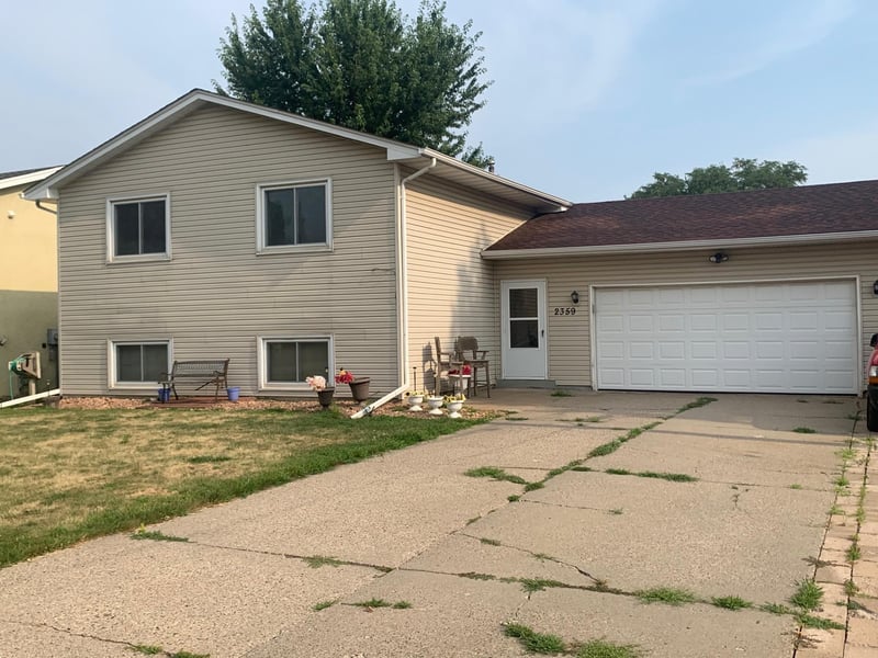 2359 17th Ave E, North Saint Paul, MN 55109