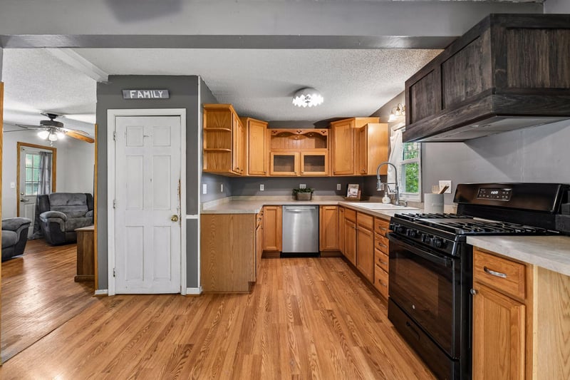 107 5th St SW, Norwood Young America, MN 55397