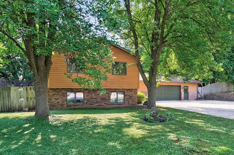 1810 Cedar Pl, Buffalo, MN 55313