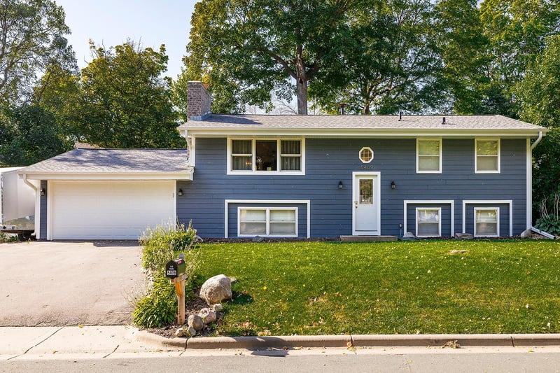 5409 Church Rd, Mound, MN 55364